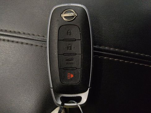 Used 2025 Nissan Sentra SV FWD image 32