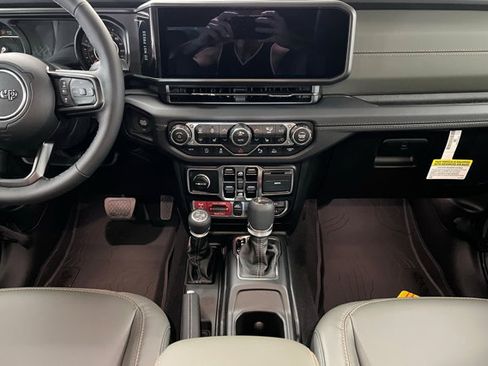 New 2025 Jeep Gladiator Mojave AWD/4WD image 13