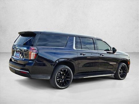 Used 2023 Chevrolet Suburban LS image 5