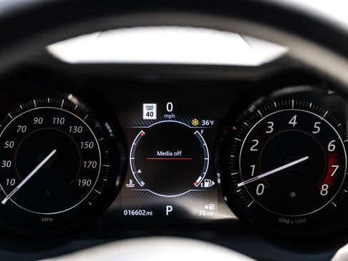 Used 2020 Jaguar F-TYPE Convertible image 6