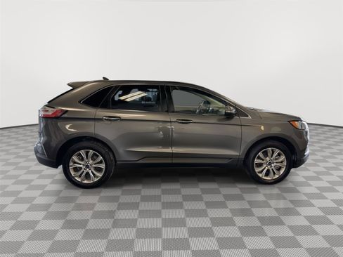 Used 2022 Ford Edge Titanium image 6