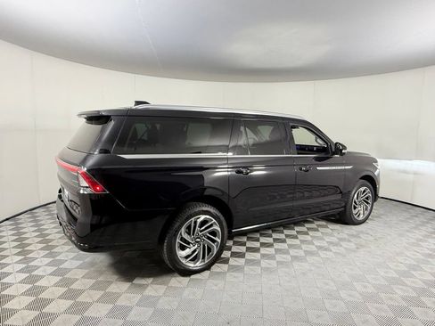Used 2025 Lincoln Navigator L Reserve AWD/4WD image 8