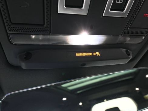 Used 2023 Land Rover Defender 130 SE AWD/4WD image 33