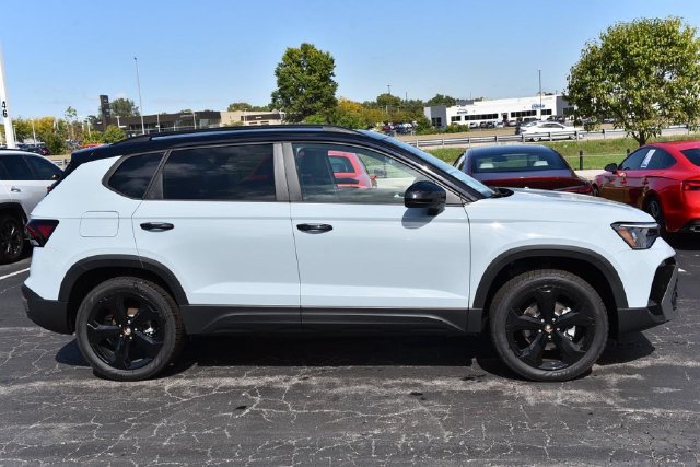 New 2027 Volkswagen Taos SE AWD/4WD image 5