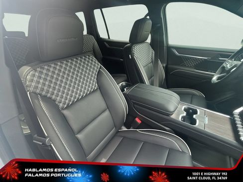 New 2026 GMC Acadia Denali w/ Super Cruise Package FWD image 34