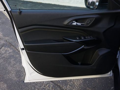 Used 2025 Chevrolet Trax ACTIV w/ Sunroof Package image 23