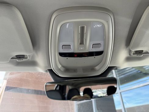 Used 2025 Volvo XC90 B5 Core image 24