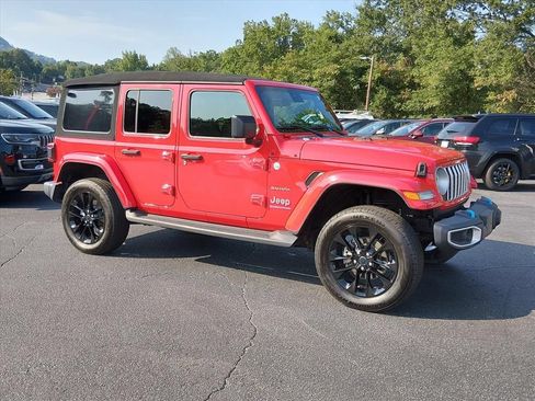Used 2024 Jeep Wrangler Unlimited Sahara AWD/4WD image 2