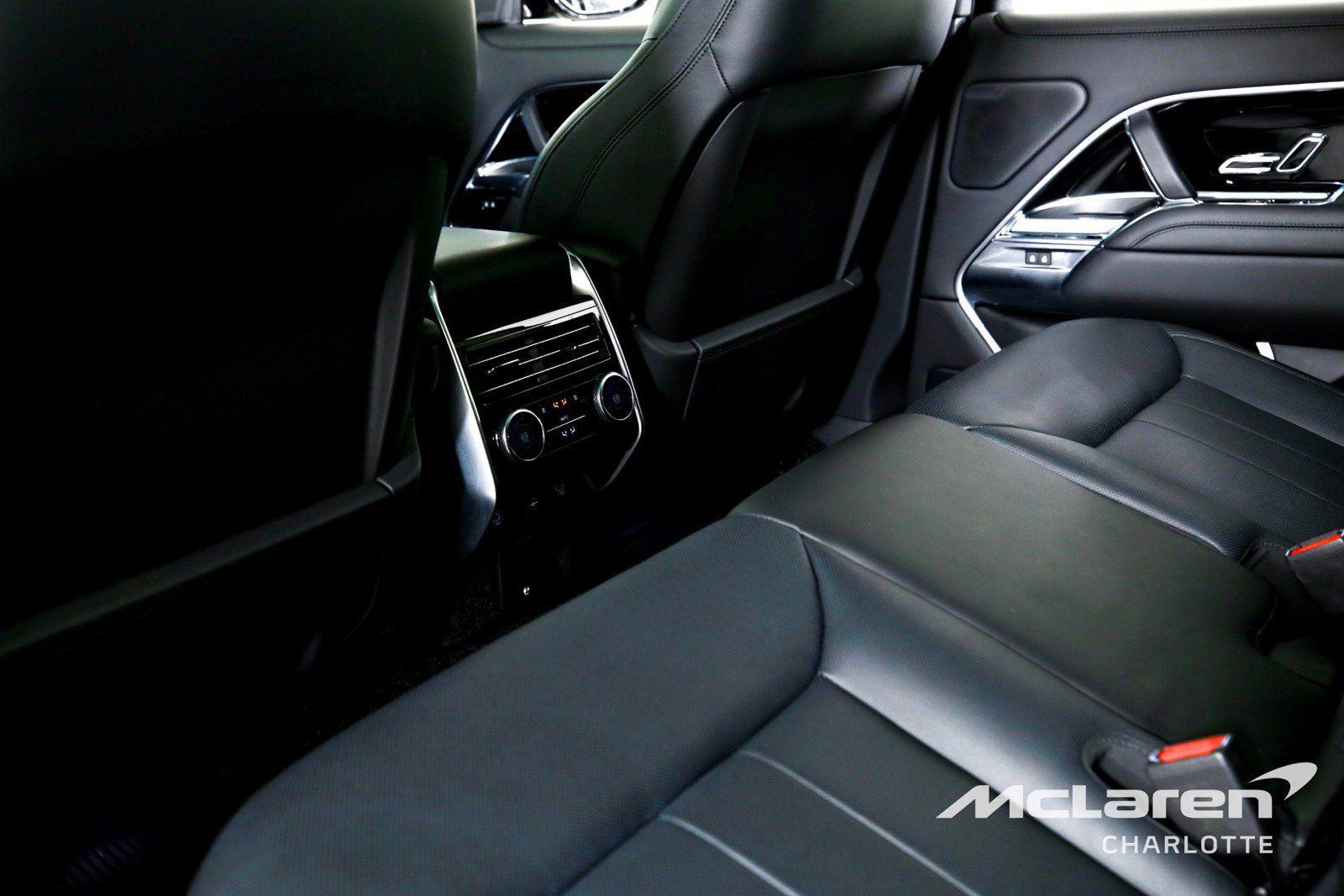 Used 2024 Land Rover Range Rover SE AWD/4WD image 18