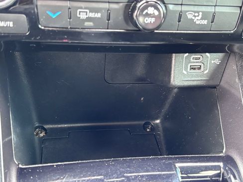 Used 2022 Jeep Compass Latitude FWD image 30
