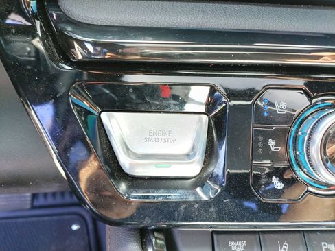 Used 2025 GMC Sierra 2500 AT4 w/ AT4 Premium Plus Package AWD/4WD image 22