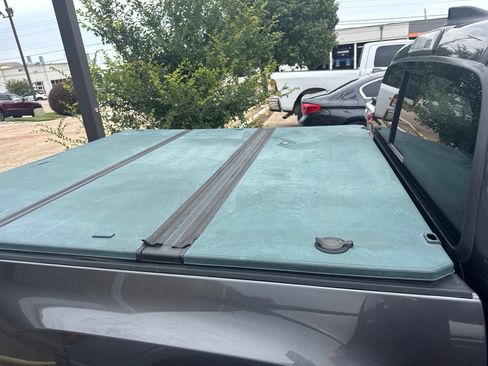 Used 2018 Toyota Tacoma SR5 RWD image 4