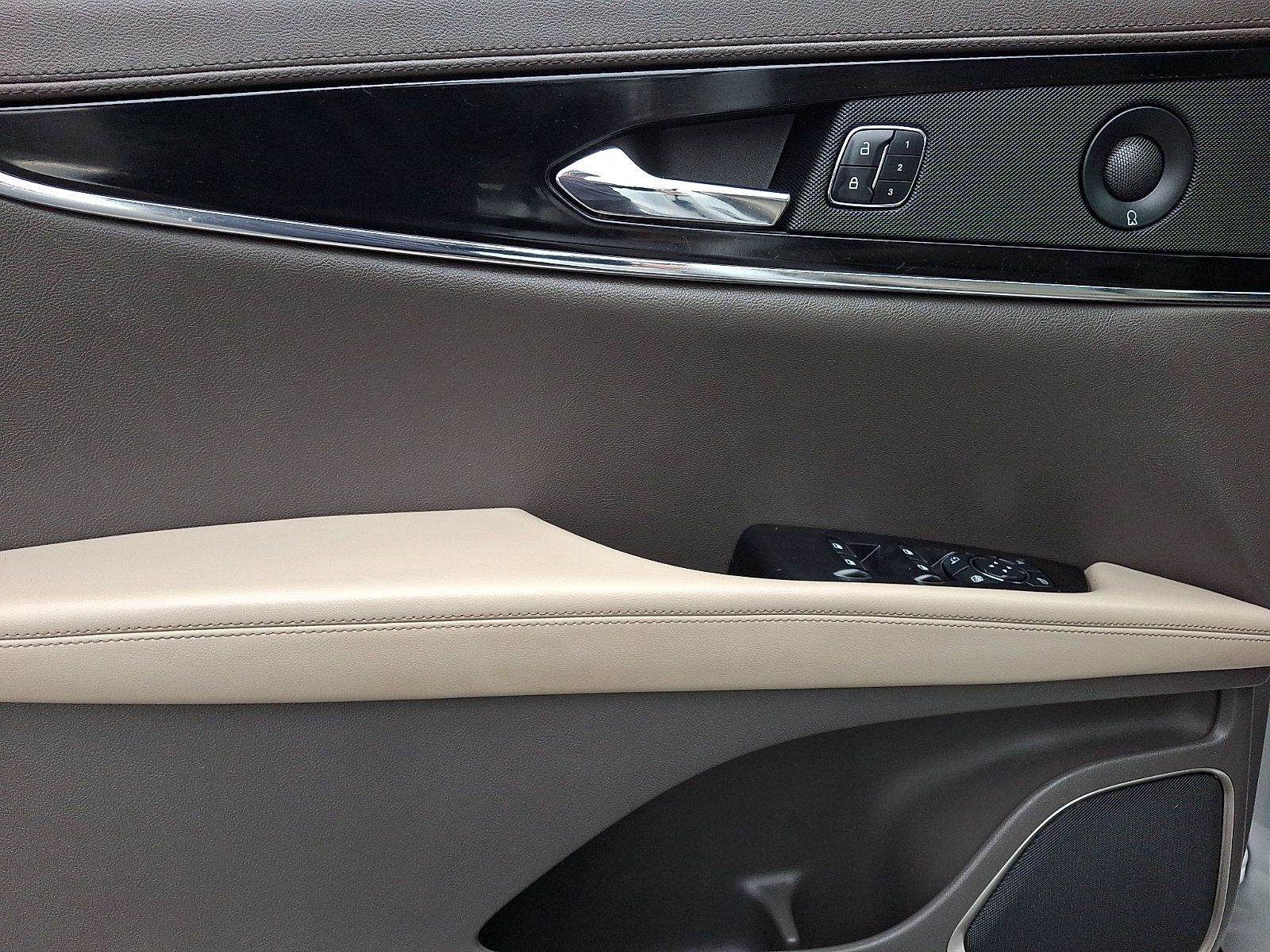 Certified 2023 Lincoln Nautilus Reserve AWD/4WD image 13
