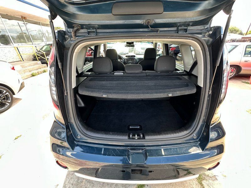 Used 2018 Kia Soul + FWD image 15