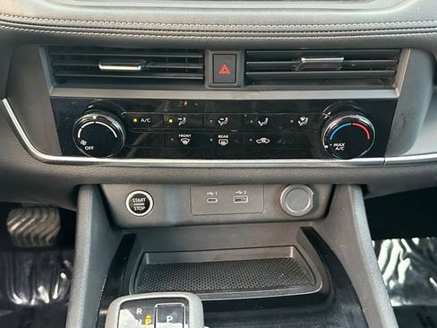 Used 2023 Nissan Rogue S AWD/4WD image 35