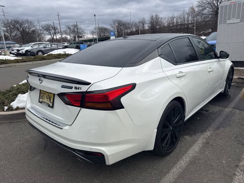 Used 2022 Nissan Altima 2.5 SR w/ Midnight Edition Package image 4