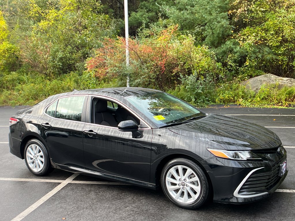 Used 2023 Toyota Camry LE FWD image 7