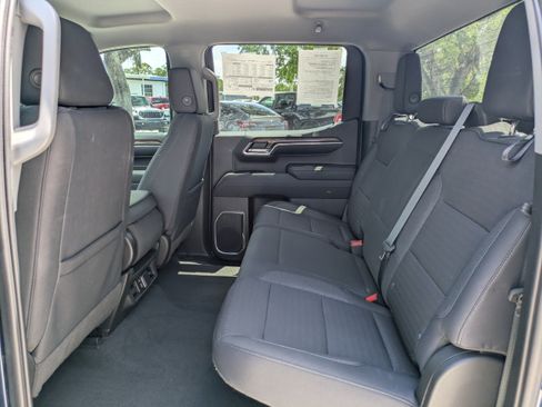 Used 2022 Chevrolet Silverado 1500 LT RWD image 12