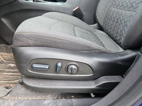 Used 2022 Chevrolet Equinox LT FWD image 12
