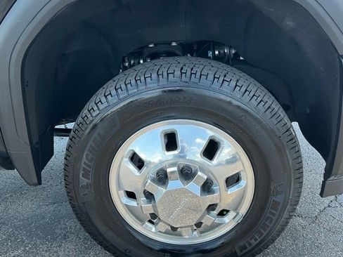 Used 2024 GMC Sierra 3500 Denali Ultimate AWD/4WD image 34