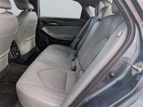 Used 2020 Toyota Avalon Limited image 15