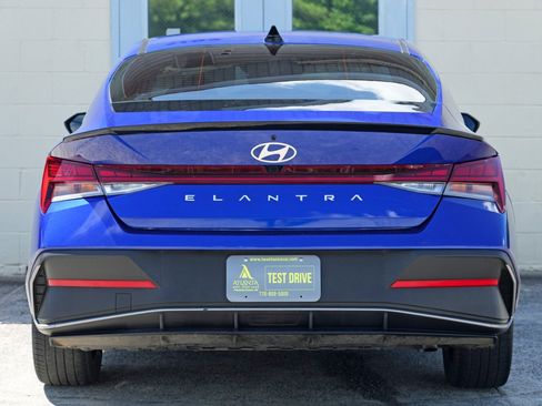 Used 2025 Hyundai Elantra SEL FWD image 10