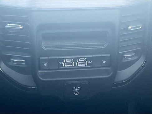 Used 2024 RAM 2500 Limited AWD/4WD image 27