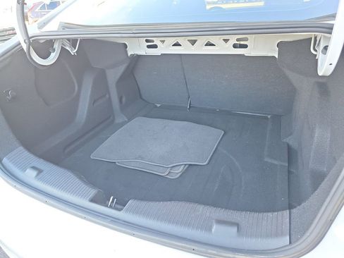 Used 2018 Chevrolet Cruze LT w/ Convenience Package image 16