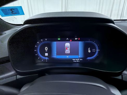 Used 2023 Volvo XC40 Recharge Ultimate image 7