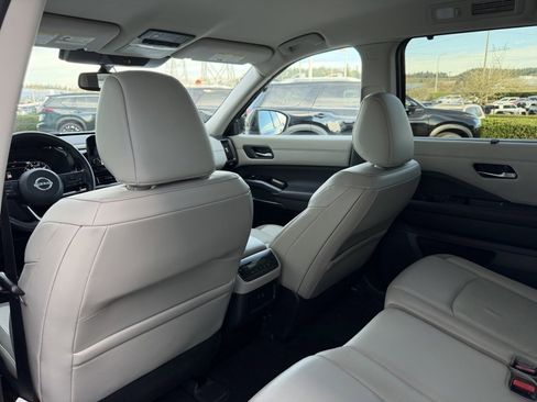 Used 2022 Nissan Pathfinder SL image 30