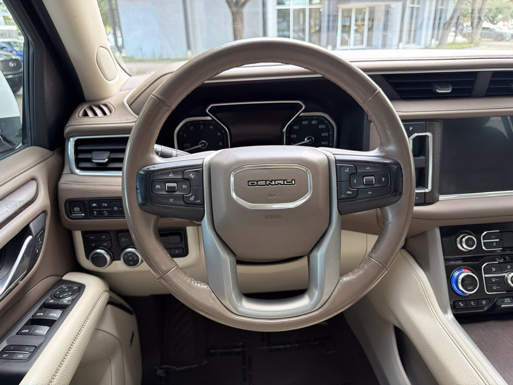 Used 2021 GMC Yukon Denali w/ Denali Premium Package AWD/4WD image 25