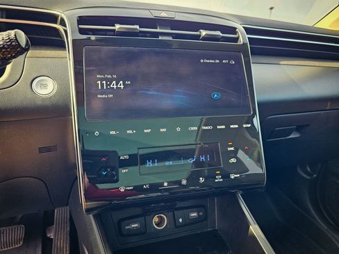 Used 2024 Hyundai Tucson Limited image 23