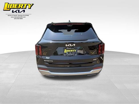 Used 2025 Kia Sorento SX Prestige AWD/4WD image 5