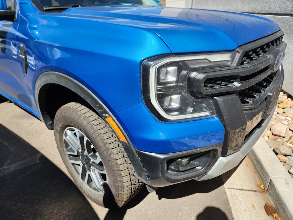 Used 2025 Ford Ranger Lariat w/ FX4 Off-Road Package AWD/4WD image 3