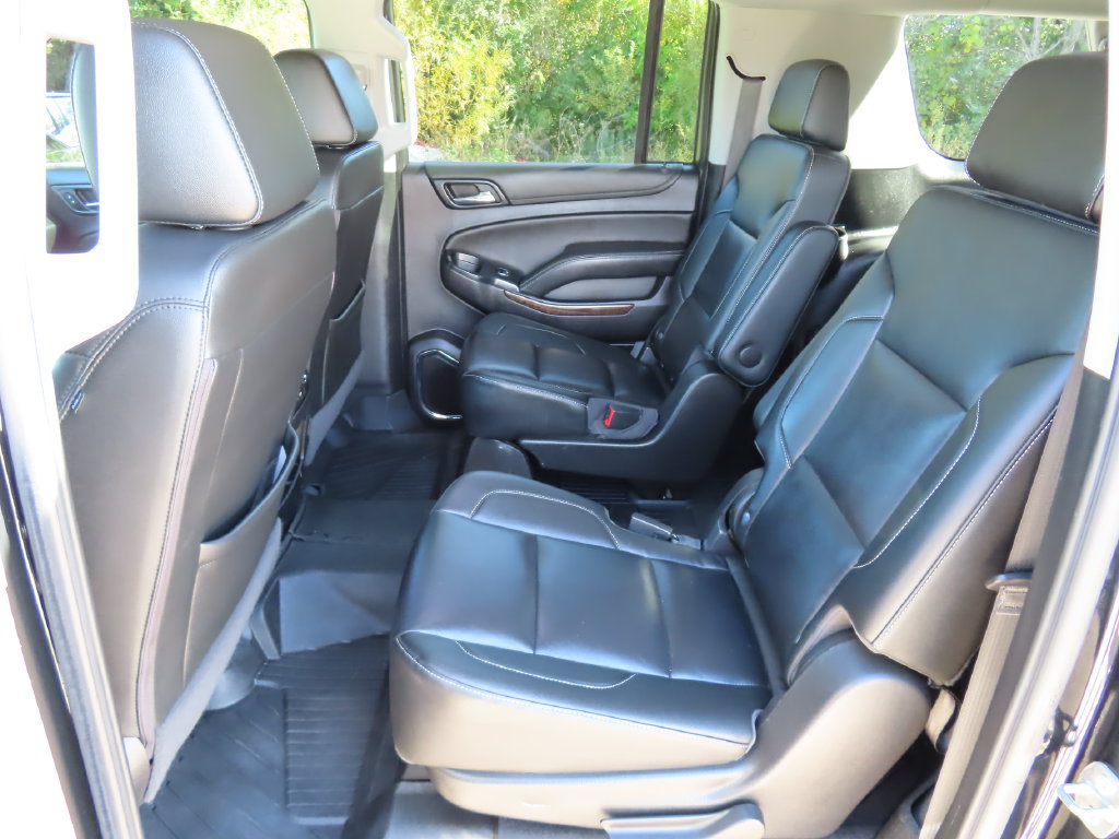 Used 2020 Chevrolet Suburban LT AWD/4WD image 35