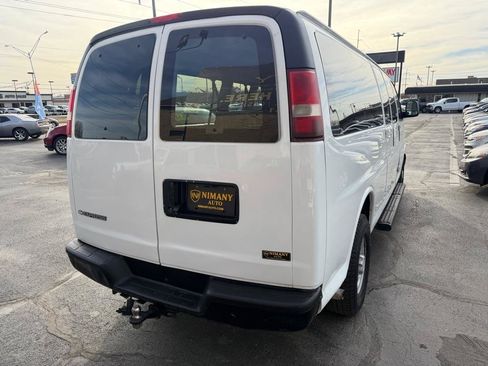 Used 2017 Chevrolet Express 3500 LS RWD image 5