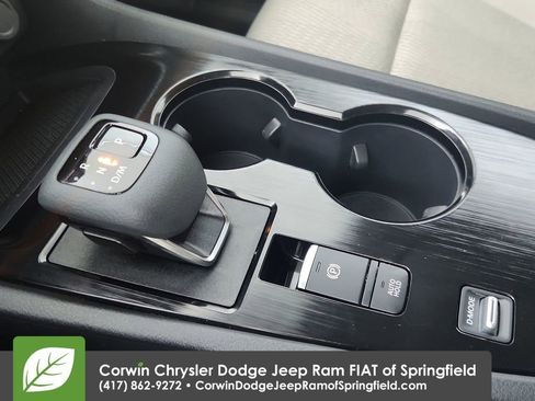 Used 2025 Nissan Rogue SV image 18