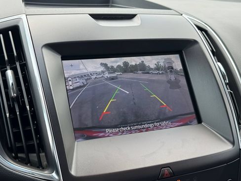Used 2020 Ford Edge Titanium w/ Equipment Group 301A AWD/4WD image 24