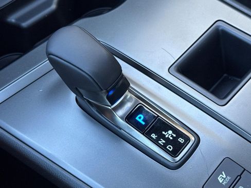 New 2026 Lexus UX 300h FWD image 17