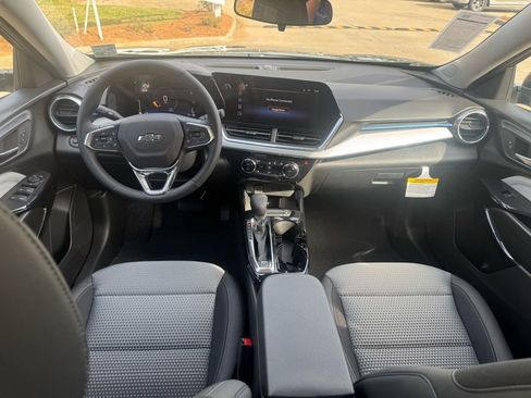 New 2026 Chevrolet Trax LT w/ Midnight Edition image 24