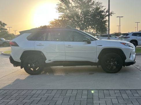 Used 2020 Toyota RAV4 XSE AWD/4WD image 10