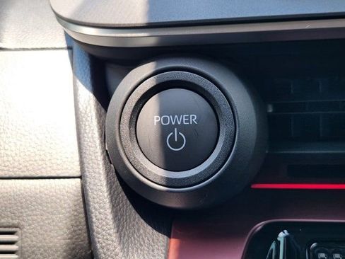New 2025 Toyota Prius Plug-In Hybrid FWD image 39