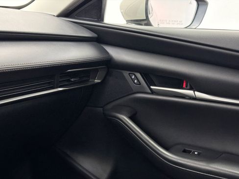 Used 2023 MAZDA MAZDA3 s image 27