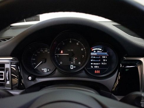 Certified 2025 Porsche Macan image 25