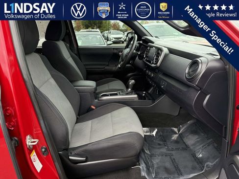 Used 2020 Toyota Tacoma TRD Sport image 11