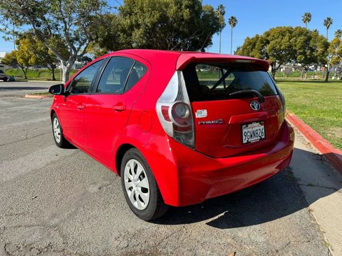 Used 2013 Toyota Prius C Two image 3