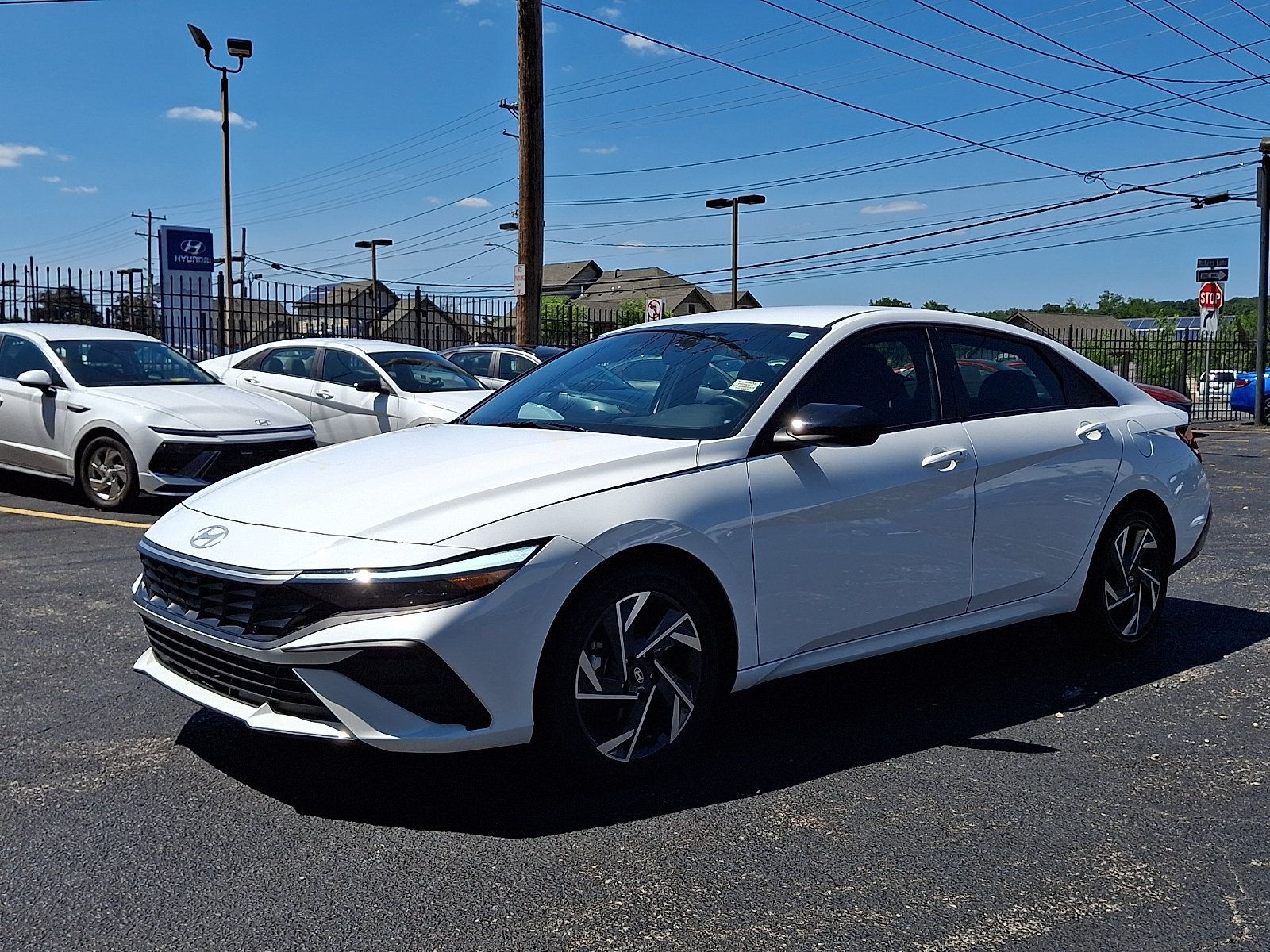 Certified 2025 Hyundai Elantra Sport FWD image 3