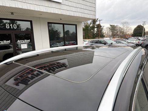 Used 2023 Nissan Rogue SL w/ SL Premium Package image 12