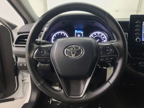 Used 2024 Toyota Camry SE image 30