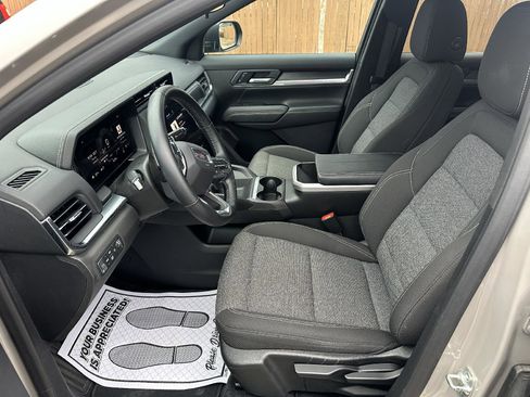 Used 2025 GMC Terrain Elevation image 18